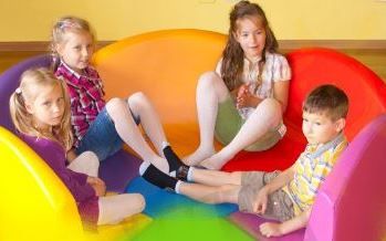 Rainbow Petal Foam Seating Circle, 7 Pieces by NOVUM