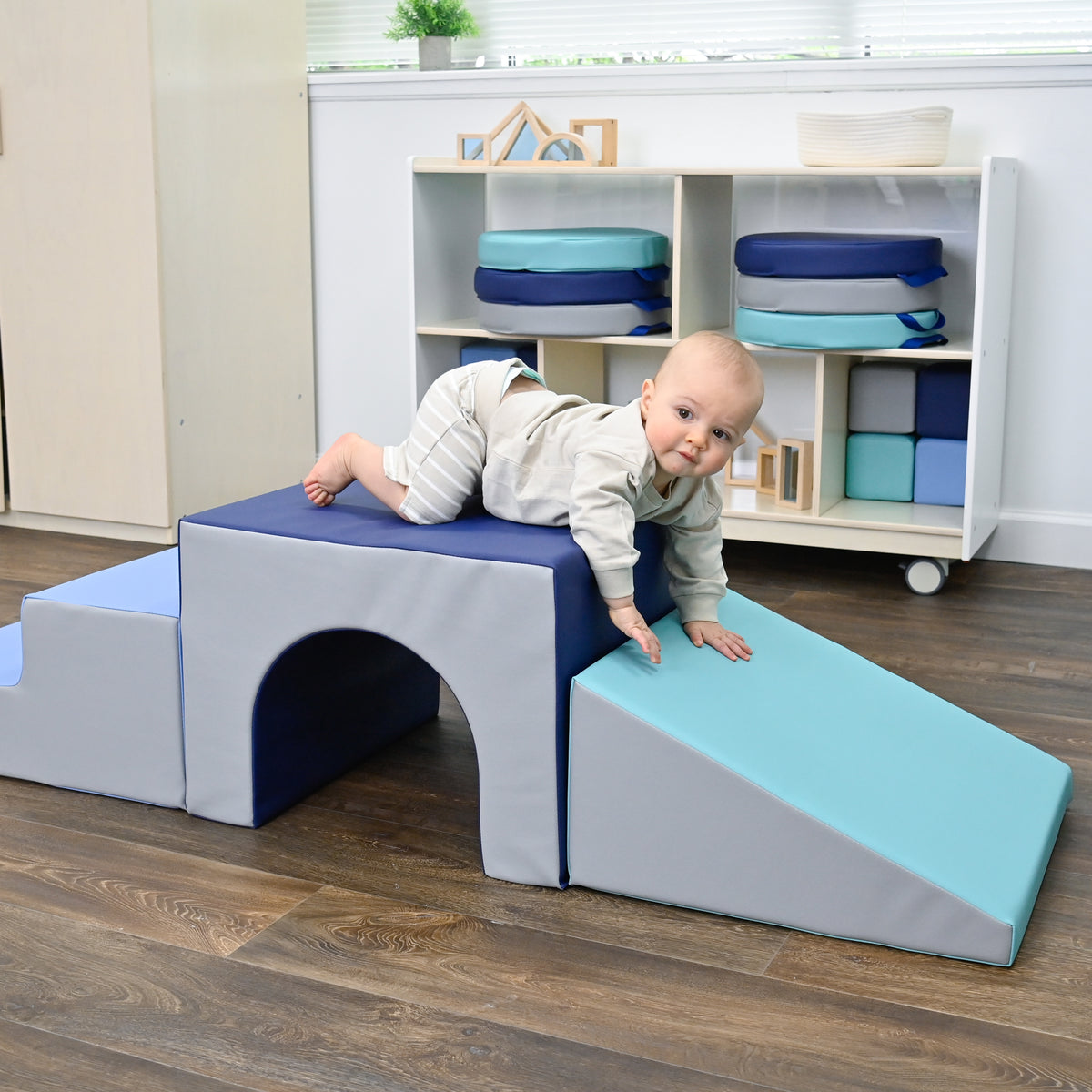 Compact Soft Play Tunnel Climber with Floor Mat, view 10