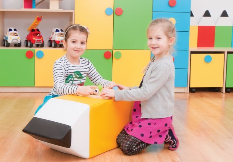 Pencil-Shaped Foam Seat by Moje Bambino