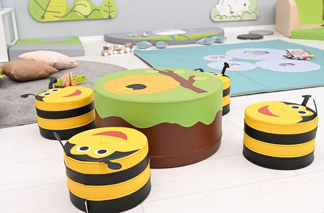 Beehive Table with 4 Bumblebee Poufs Set by NOVUM
