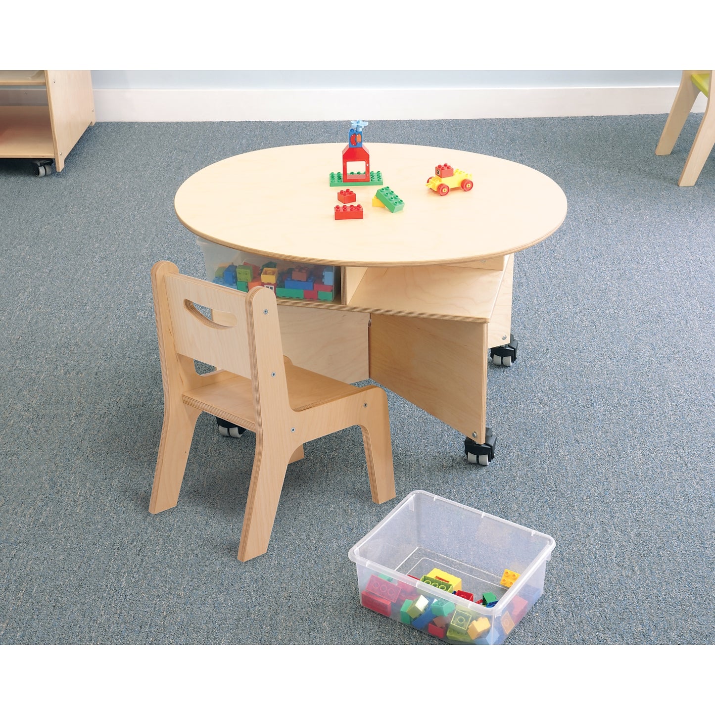 Mobile Collaboration Table With Trays